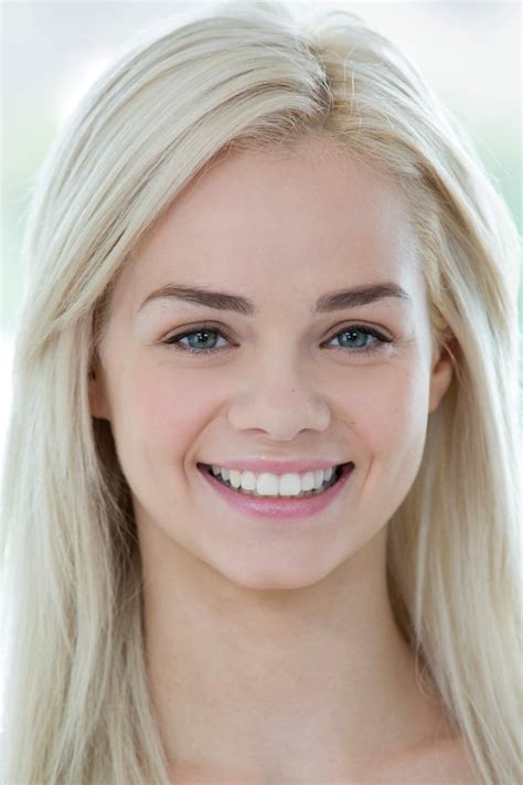 <strong>Elsa Jean</strong> is of average Height: 5 feet and 3 inches (160 cm) and Weight approx: 99 lbs (or 45 kg). . Else jean